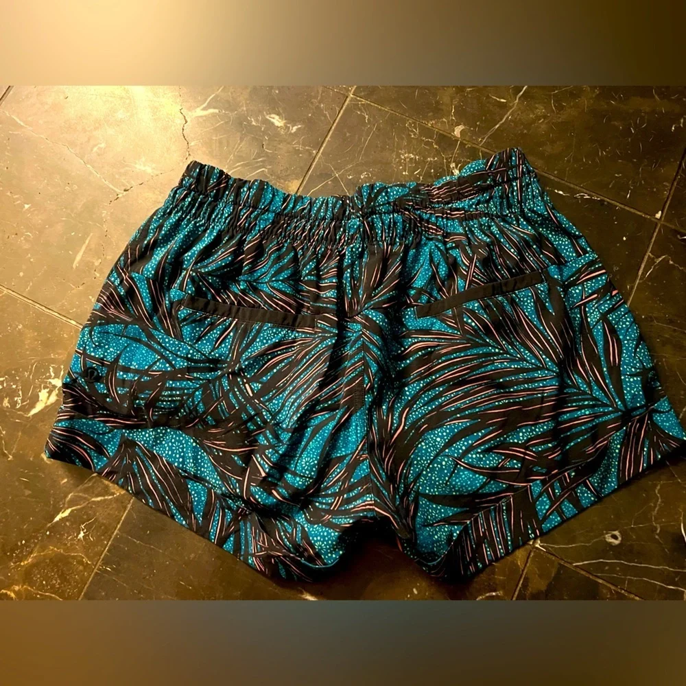lululemon Spring Break Away Short II size 8